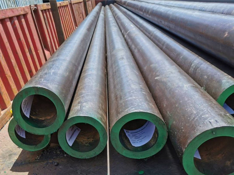 Low carbon steel banded kapangidwe